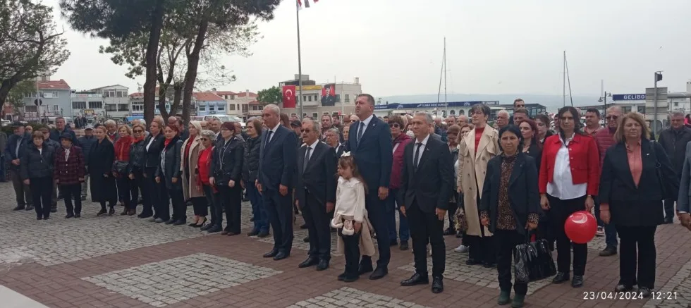 23 Nisan'da Ata'ya Saygı Töreni Kutlandı