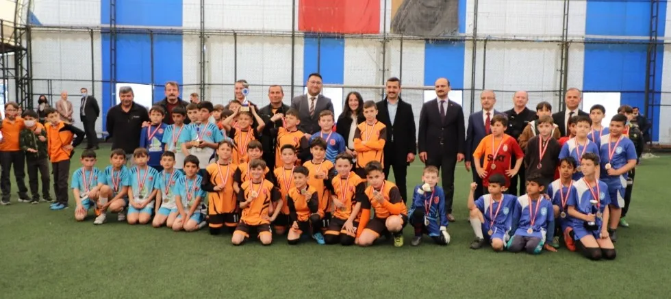 23 Nisan Futbol Turnuvası Ödül Törenleri Yapıldı