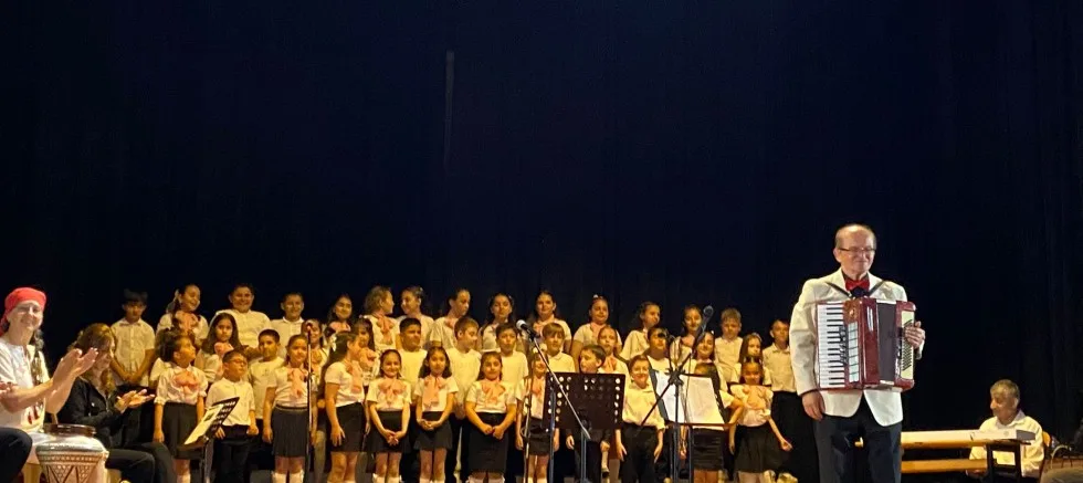 26 Kasım İlkokulu Çocuk Korosu İlk Konserini Verdi