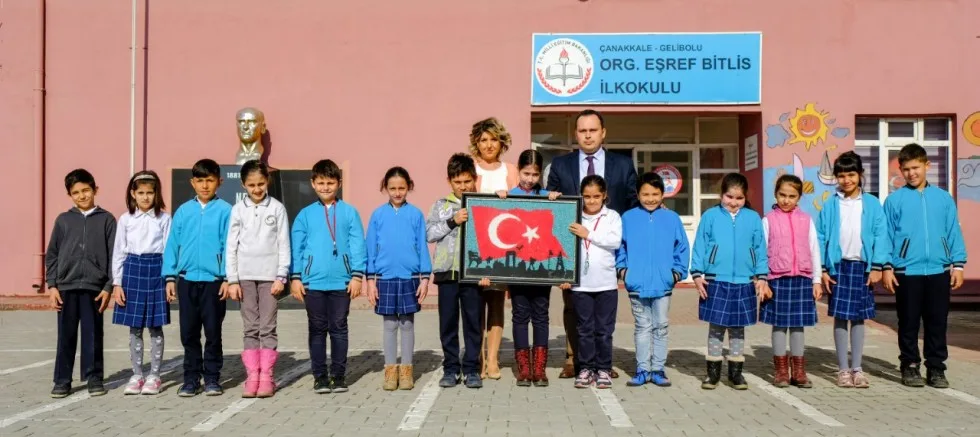 81 İLDE ŞANLI BAYRAĞIMIZ PROJESİ İÇİN BAYRAK TASARLADILAR