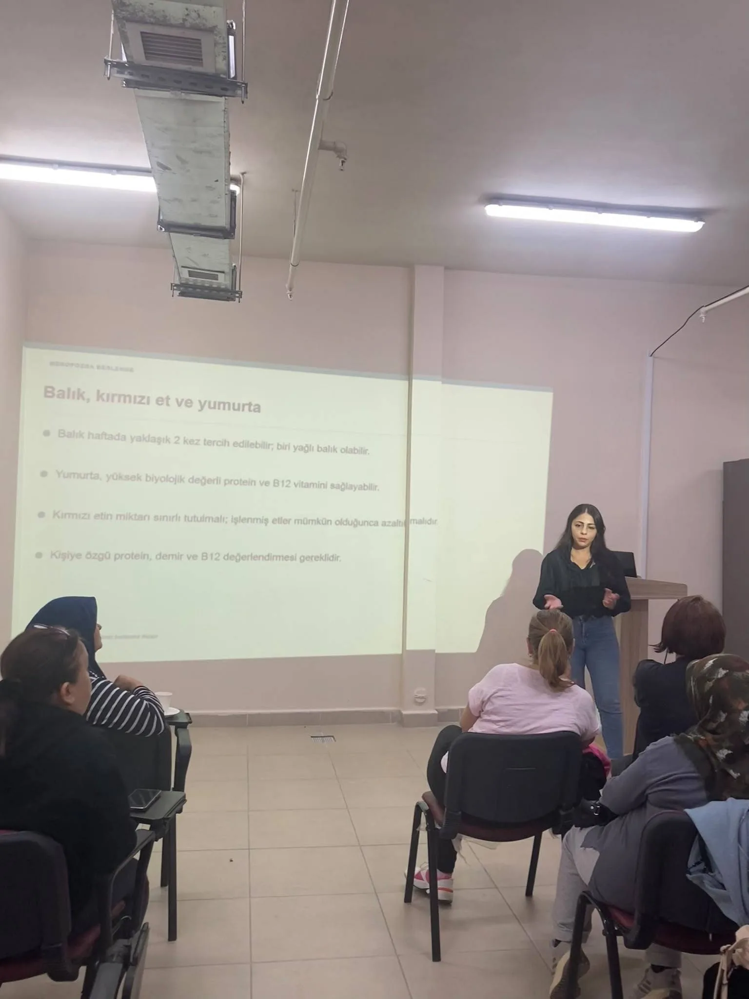Menopoz Okulu Eğitimleri Sürüyor