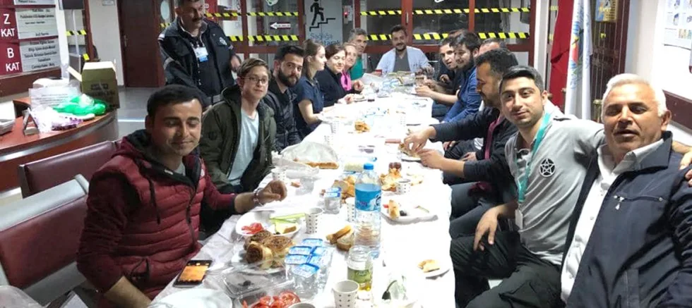 AK Gençlerden Sahur Yemeği