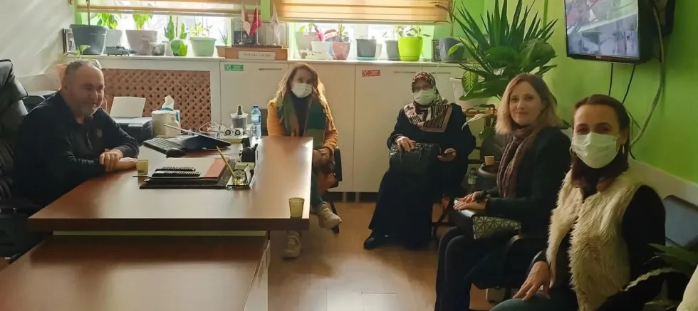 AK Kadınlardan ‘Beyaz Baston Haftası’ Ziyareti