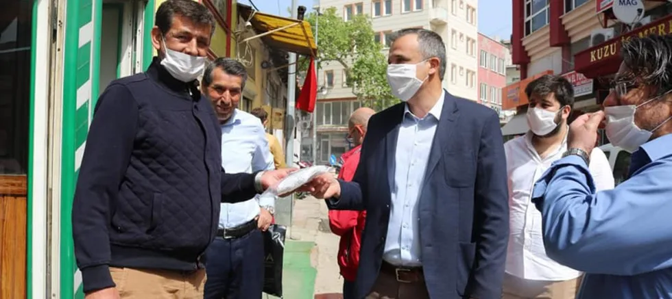 AK Parti’den Berber ve Kuaförlere Maske
