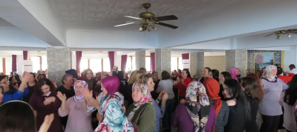 AK PARTİ İLÇE KADIN KOLLARI EĞLENCE DÜZENLEDİ