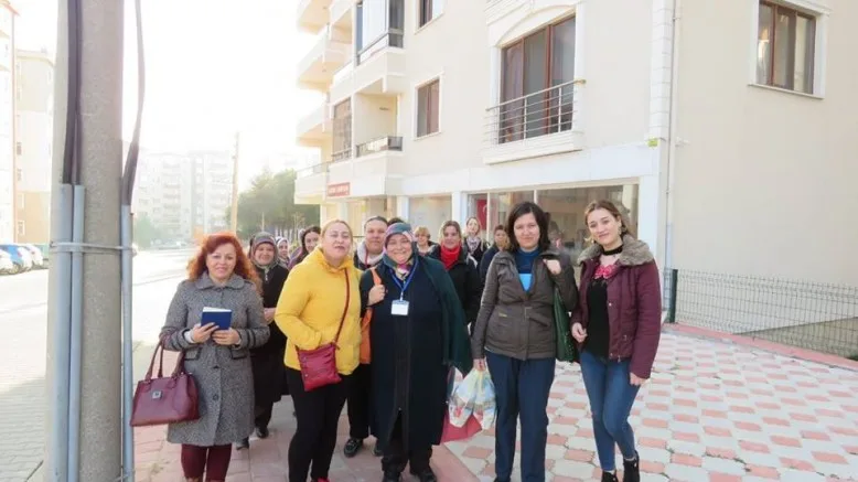 AK PARTİ İLÇE KADIN KOLLARI SAHA  ÇALIŞMALARINA DEVAM EDİYOR