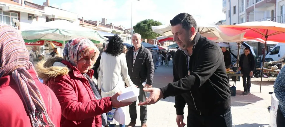 Akkuş, Kandil Simidi Dağıttı