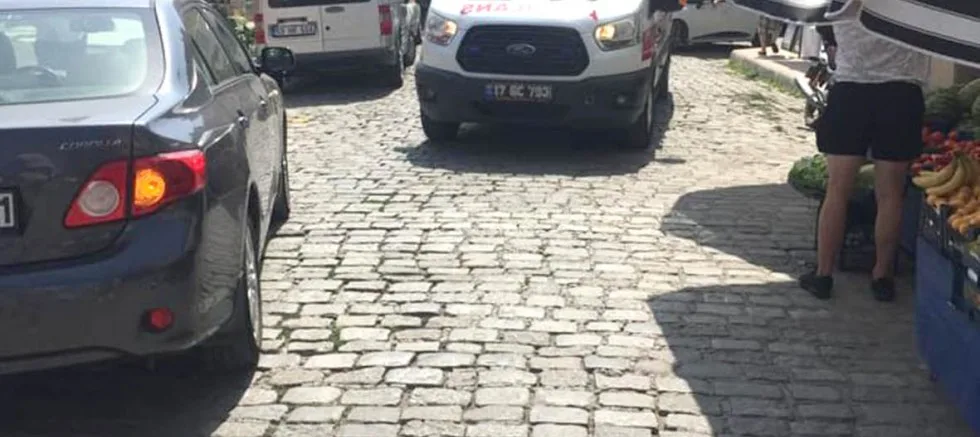 Ambulansa Hatalı Park Engeli