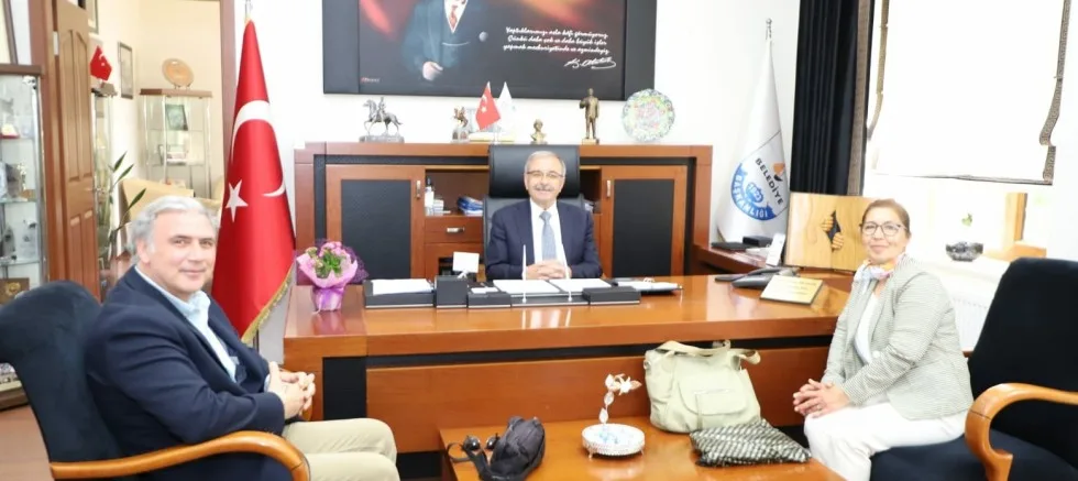 Başkan Özacar’a Fahri Üyelik Kartı Verildi