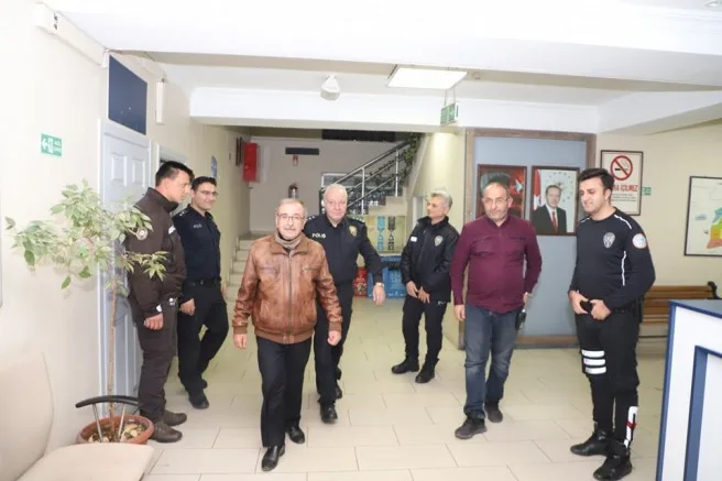 Başkan Özacar’dan Görev Başındaki Personele Ziyaret