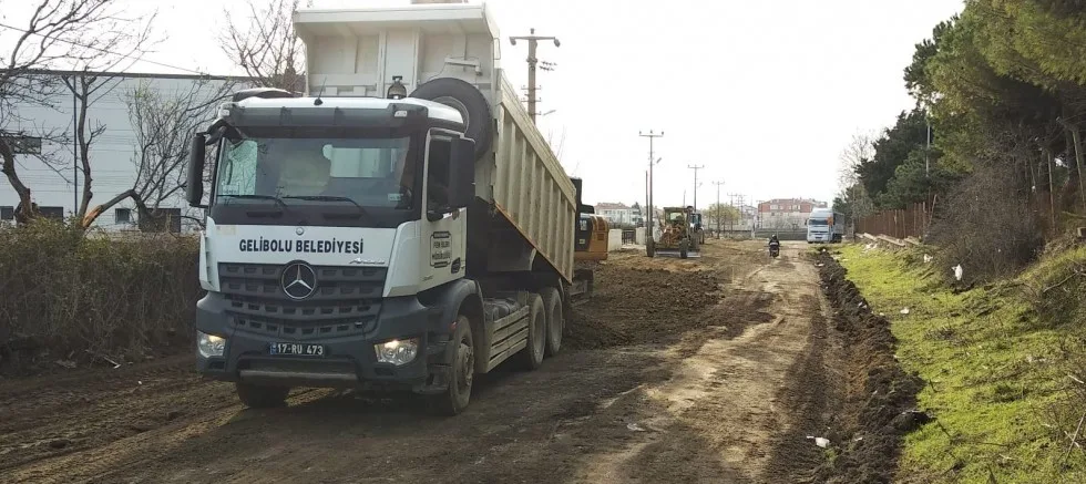 Belediye Çalışmalarını Haftasonu Da Sürdürdü