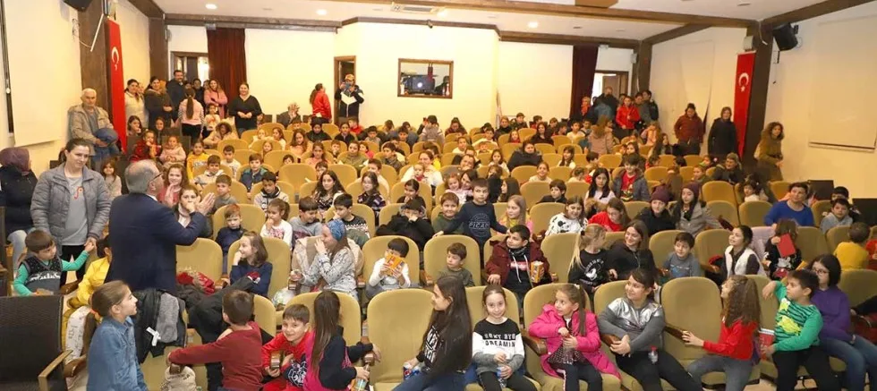 Belediyeden Öğrencilere Yarıyıl Tatili Hediyesi