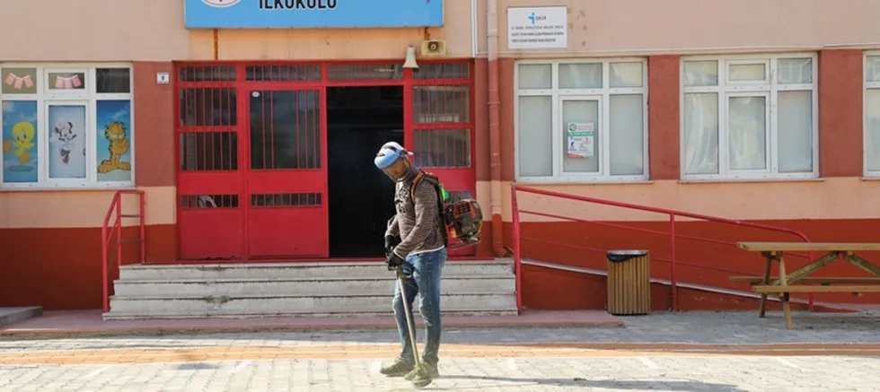 Belediyeden Okullarda Temizlik Çalışmaları