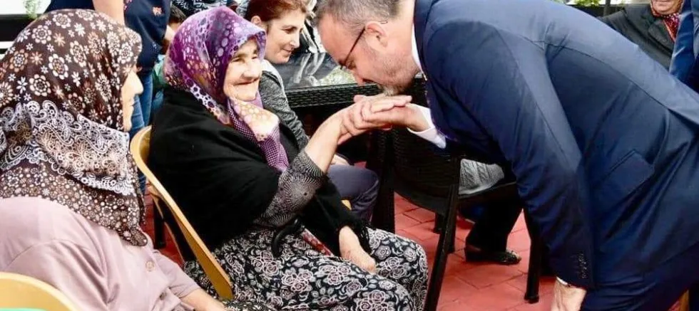 ‘Çanakkale’de Çalmadık Kapı, Dokunmadık Gönül Kalmamalı’