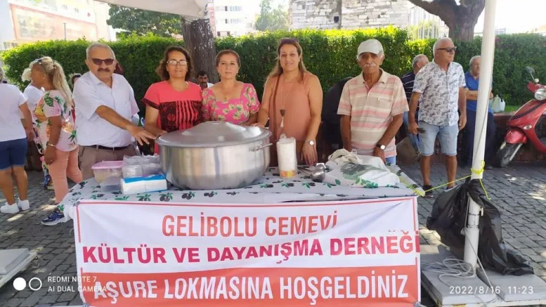 Cemevi Derneği’nden Aşure İkramı
