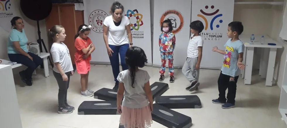 Çocuklara Müzikli Dans Eğitimi Verildi
