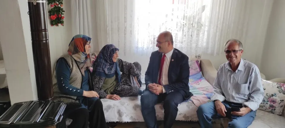 Cumhuriyet İle Yaşıt Hatice Teyzeye Ziyaret