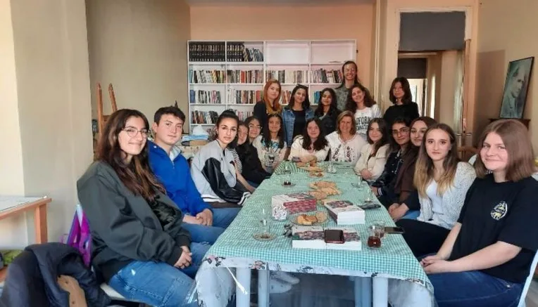 ÇYDD, Genç Öğrencileri Misafir Etti