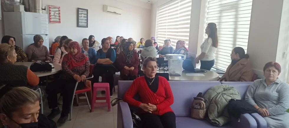 ‘Doğal Olan Normal Doğum’ Bilgilendirmesi Sürüyor