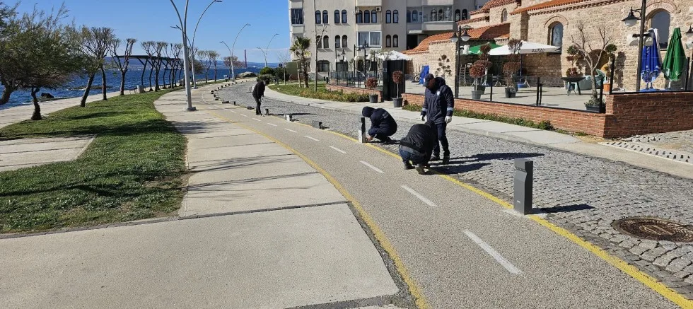 Fener Altı Yürüyüş Yolu Aydınlatmaları Yenileniyor