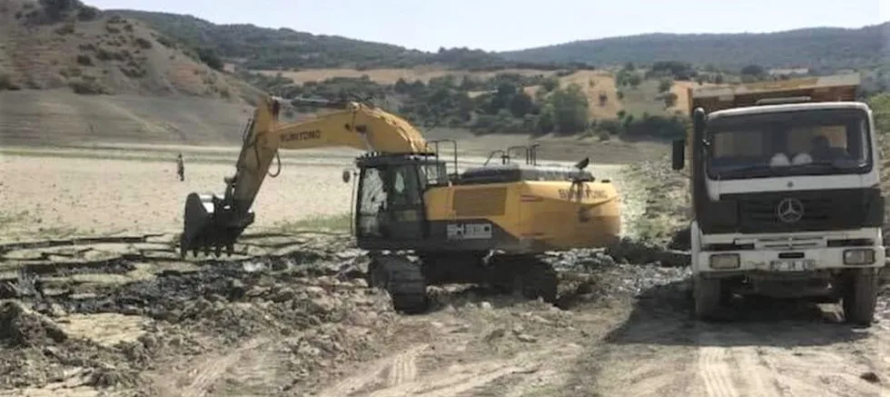 Fındıklı Köyü Göletinde Temizleme Çalışmaları Başladı