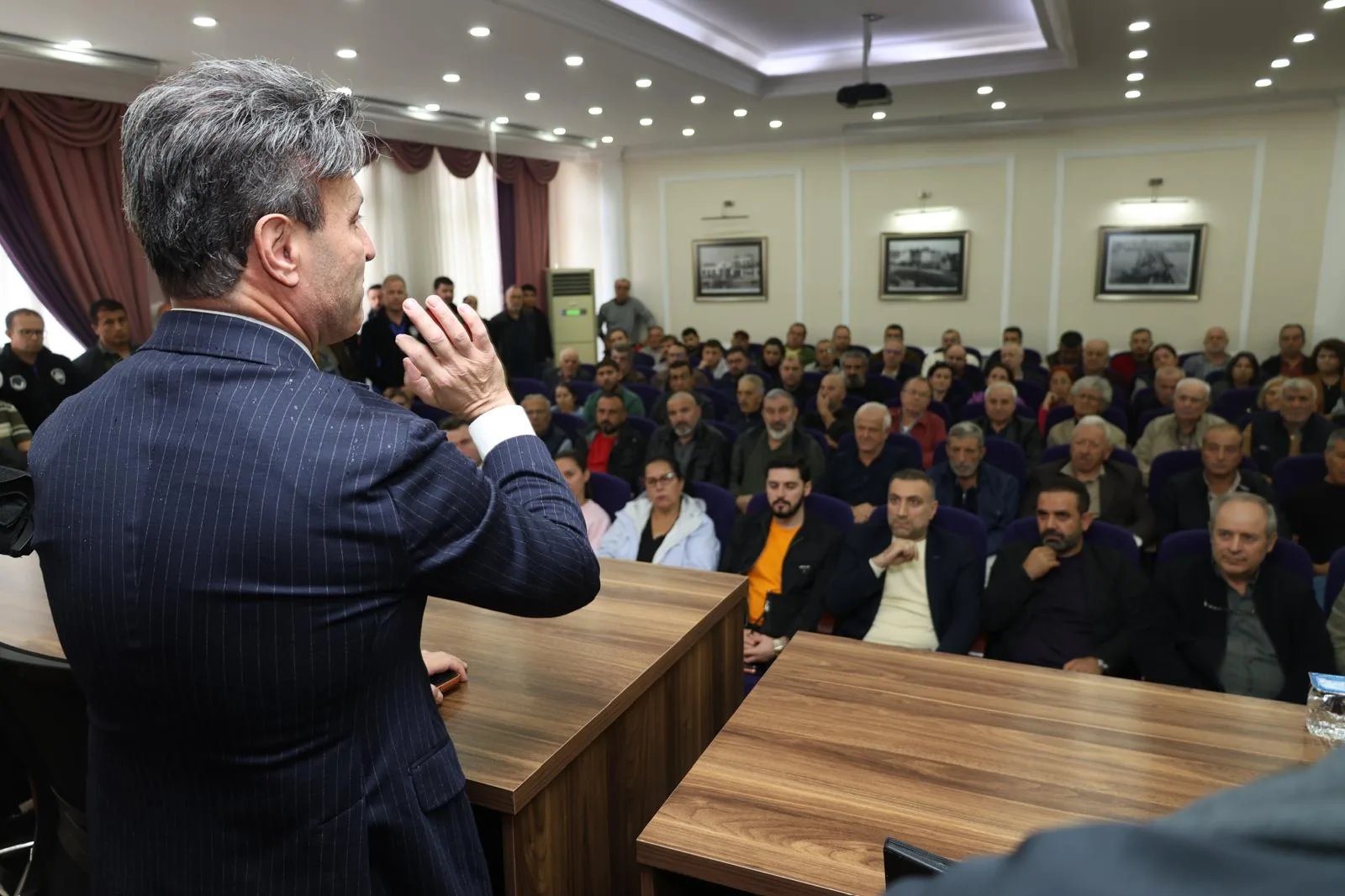 Başkan Soyuak Çarşı Esnafıyla Buluştu