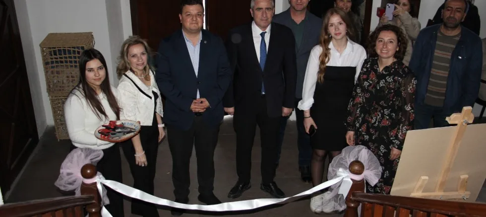 Geleneksel Çanakkale Seramiklerinin Gelibolu Yolculuğu" Sergisi Açıldı