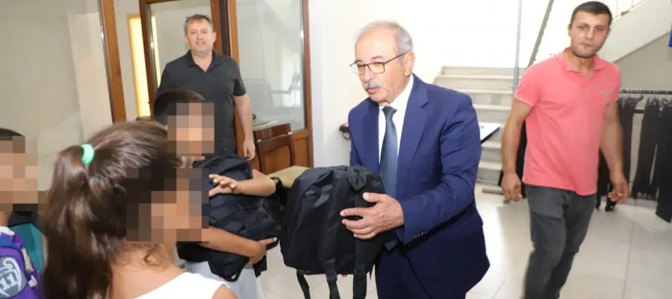 Gelibolu Belediyesi’nden İhtiyaç Sahibi Öğrencilere Destek