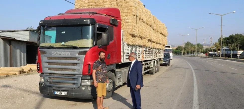 Gelibolu Belediyesi’nden Yangın Bölgesine Saman Desteği