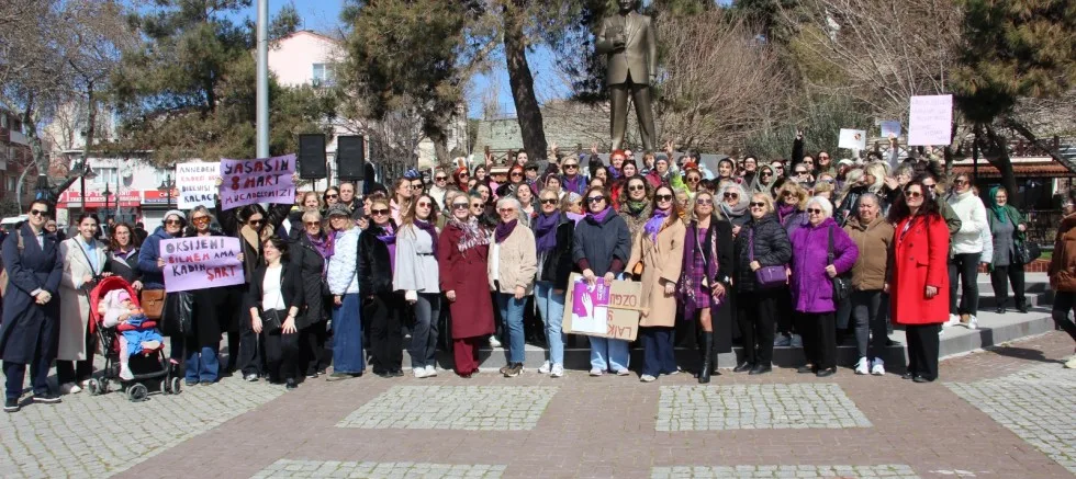 Gelibolu’da 8 Mart Kadınlar Günü Yürüyüşü