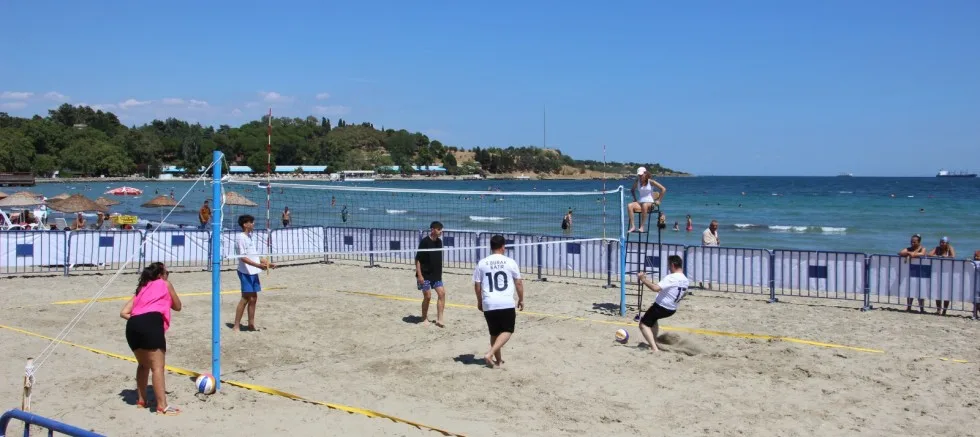 Gelibolu'da Plaj Voleybolu Heyecanı