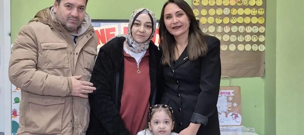 Gelibolu’nun Minik Kahramanı Merve, İlk Karnesini Aldı