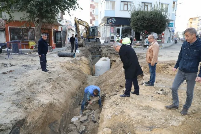 Gölcük Caddesi’nde Altyapı Çalışmaları Sürüyor