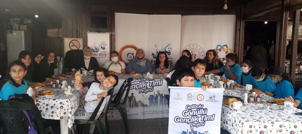 Gönüllü Gençlerle Çay Sohbeti Etkinliği Yapıldı