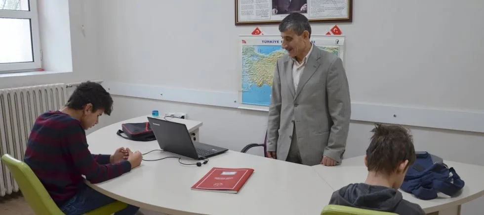 Görme Engelli Öğretmen Çopur'un 10 Parmağında 10 Marifet Var