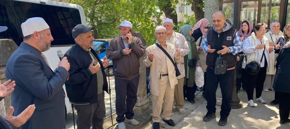 Hacı Adayları Dualarla Uğurlandı