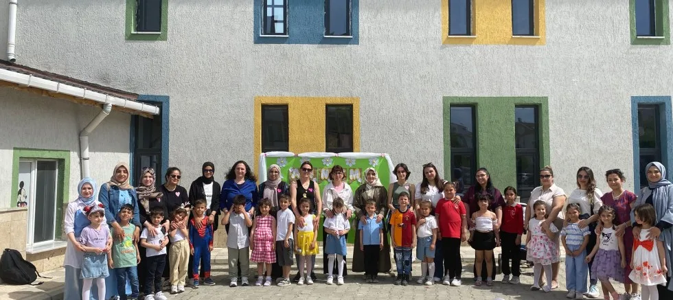 Hediyeleri Anneleriyle Birlikte Hazırladılar