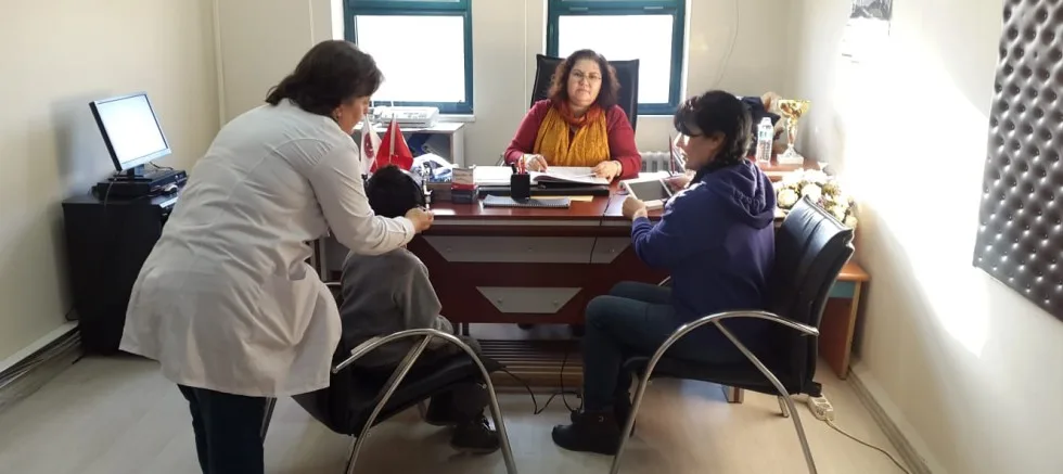 İLÇE SAĞLIK MERKEZİ 1.SINIF ÖĞRENCİLERİNE İŞİTME TARAMASI YAPTI