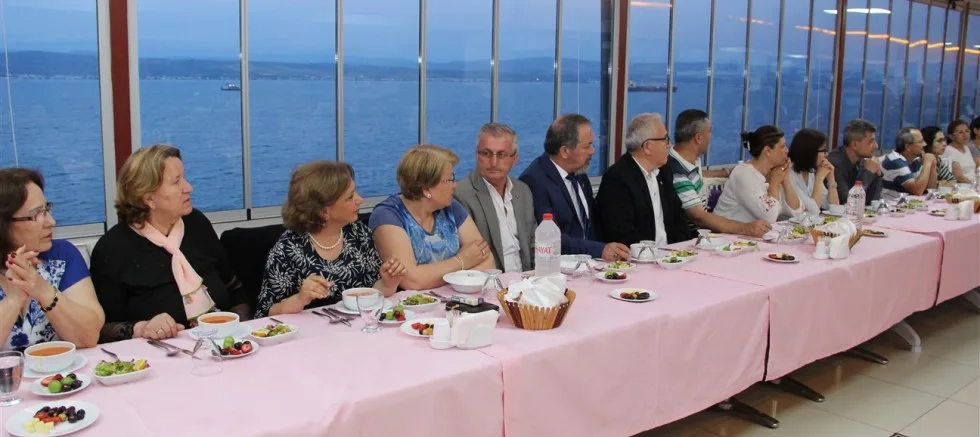 İYİ’ler iftarda buluştu