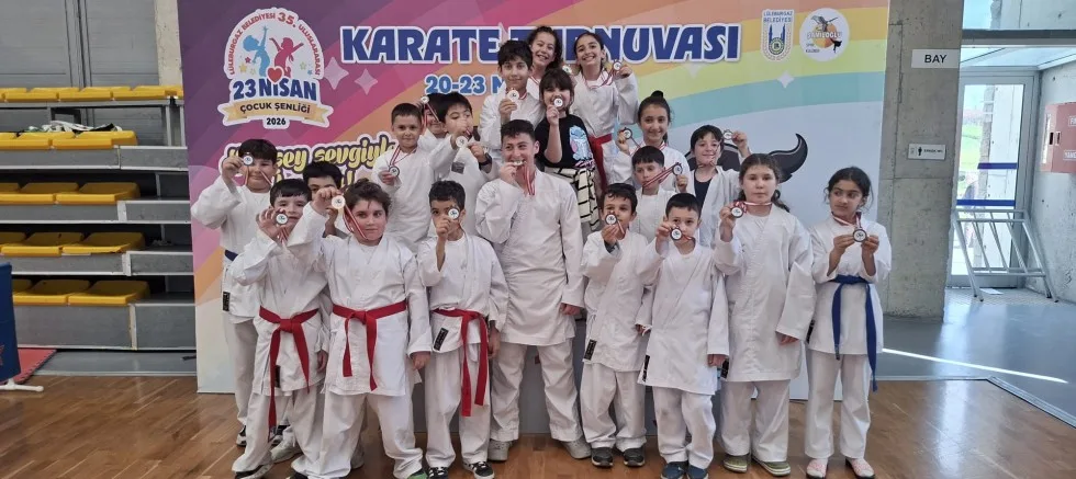 Karate Şampiyonasında Gelibolu Rüzgarı Esti