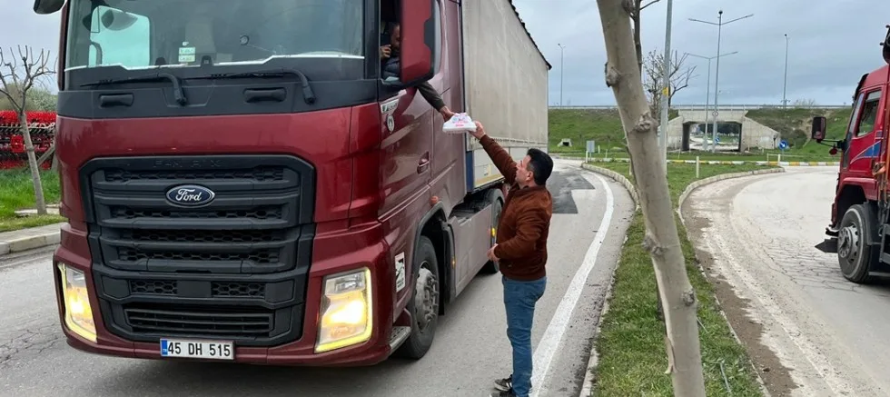 Kastamonulular Derneği 27 Tırcıya İftarlık Dağıttı
