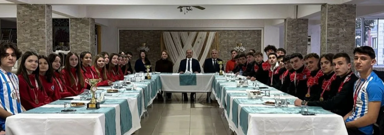 Kaymakam Abacı, Başarılı Öğrencilerle Buluştu
