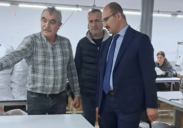 Kaymakam Abacı, Şapka Tekstil’i Ziyaret Etti