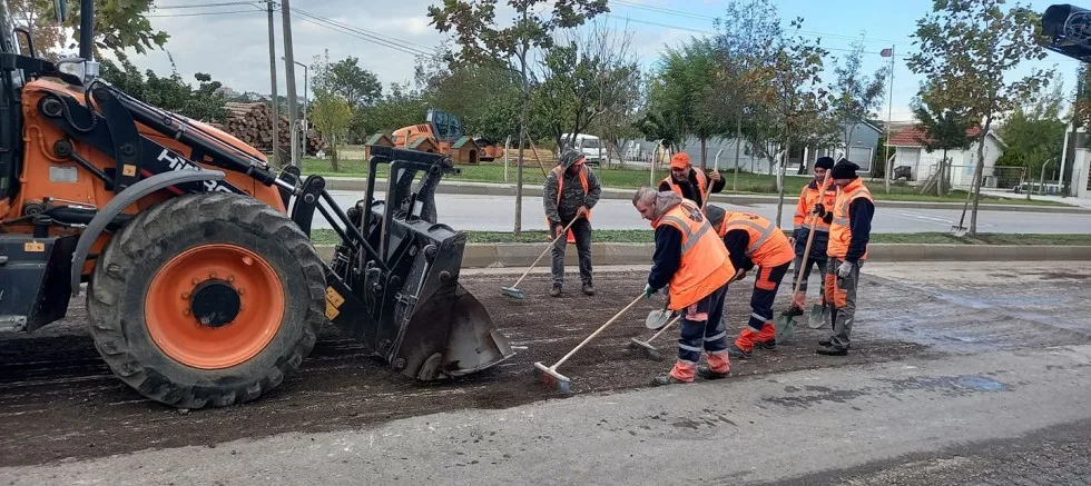 Kore Kahramanlar Caddesi’nde Asfalt Yama Çalışması Yapılıyor