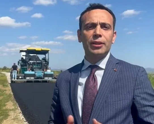 Köy Yollarında Asfalt Çalışmaları Sürüyor