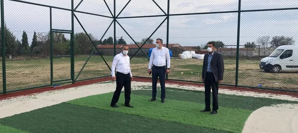 Köylerdeki Halı Saha Çalışmaları Tamamlanmak Üzere