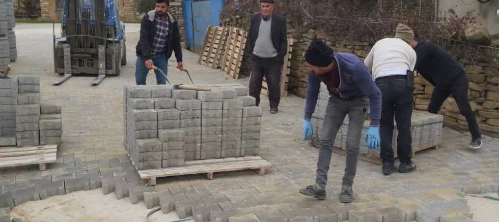 Köylerdeki Parke Taşı Çalışmaları Devam Ediyor