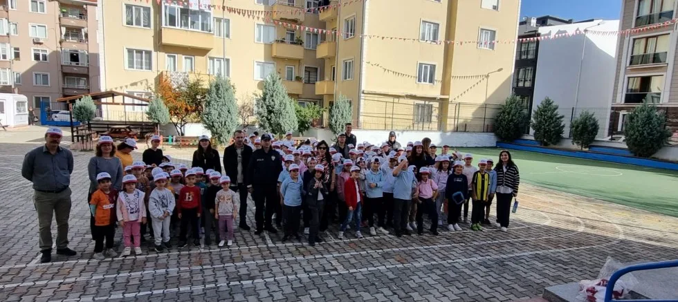 Öğrencilere Trafik Eğitimi Verildi