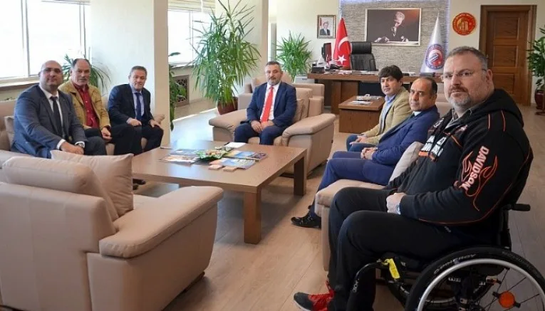 Okçuluk Sporu Temsilcilerinden Rektör Acer’e Ziyaret