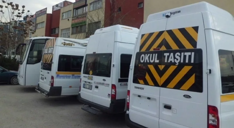 Okul Servis Araçlarındaki Yönetmelik 1 Yıl Ertelendi
